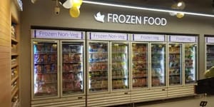 Aastu Visi Freezer Upright Showcase Freezers, Storage Capacity: 1000 L, -18 To -22 Degree Celsius