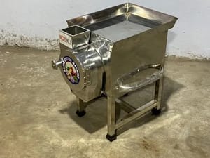 Laxmi Onion Cutting Machine, Capacity: 50 To 60 Kg Per Hour