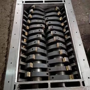 Double Shaft Metal Industrial Shredders, Capacity: 100 kg/hr