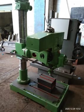Industrial Radial Drilling Machine