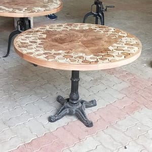 Engraving Wooden Round Table